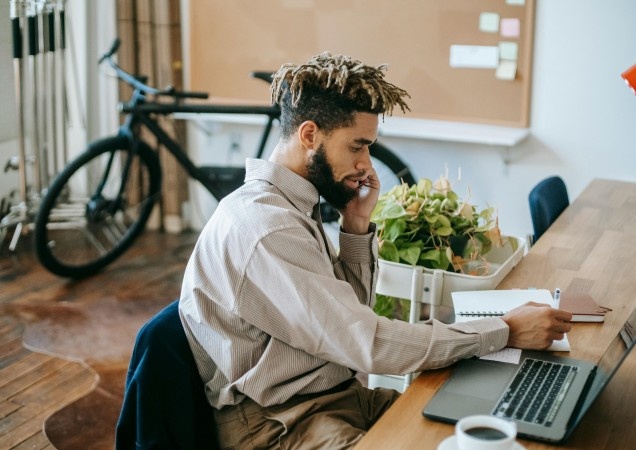 Image representation of Creative Splits staff creating a tailored financial solution for businesses across industries.