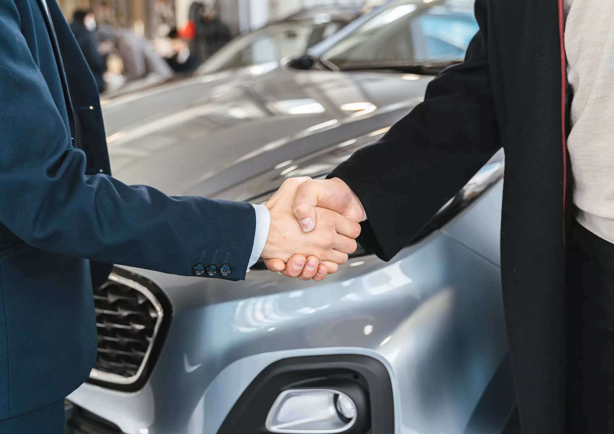 Image representation of dealers and partners getting their payments through Creative Splits.